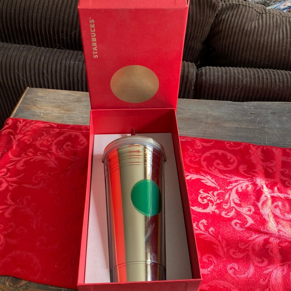 Starbucks 24 oz cold cup in a box